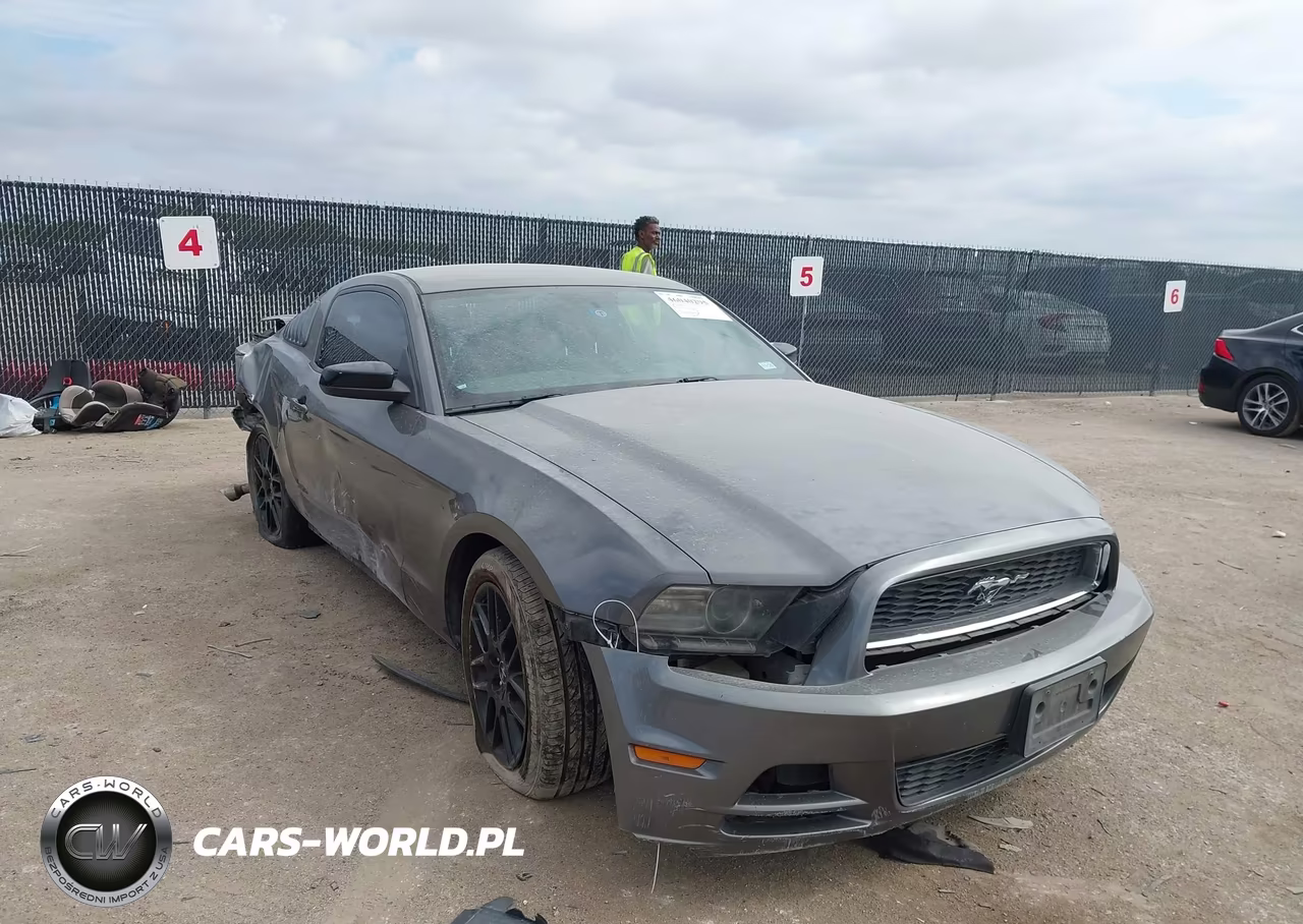 2014 Ford Mustang V6 – zdjęcie 1 z 16