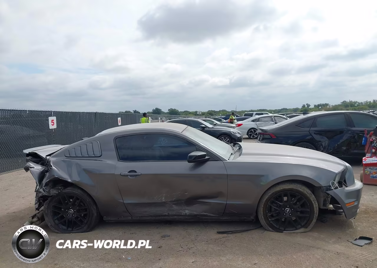 2014 Ford Mustang V6 VIN:1ZVBP8AM8E5268239 - 13