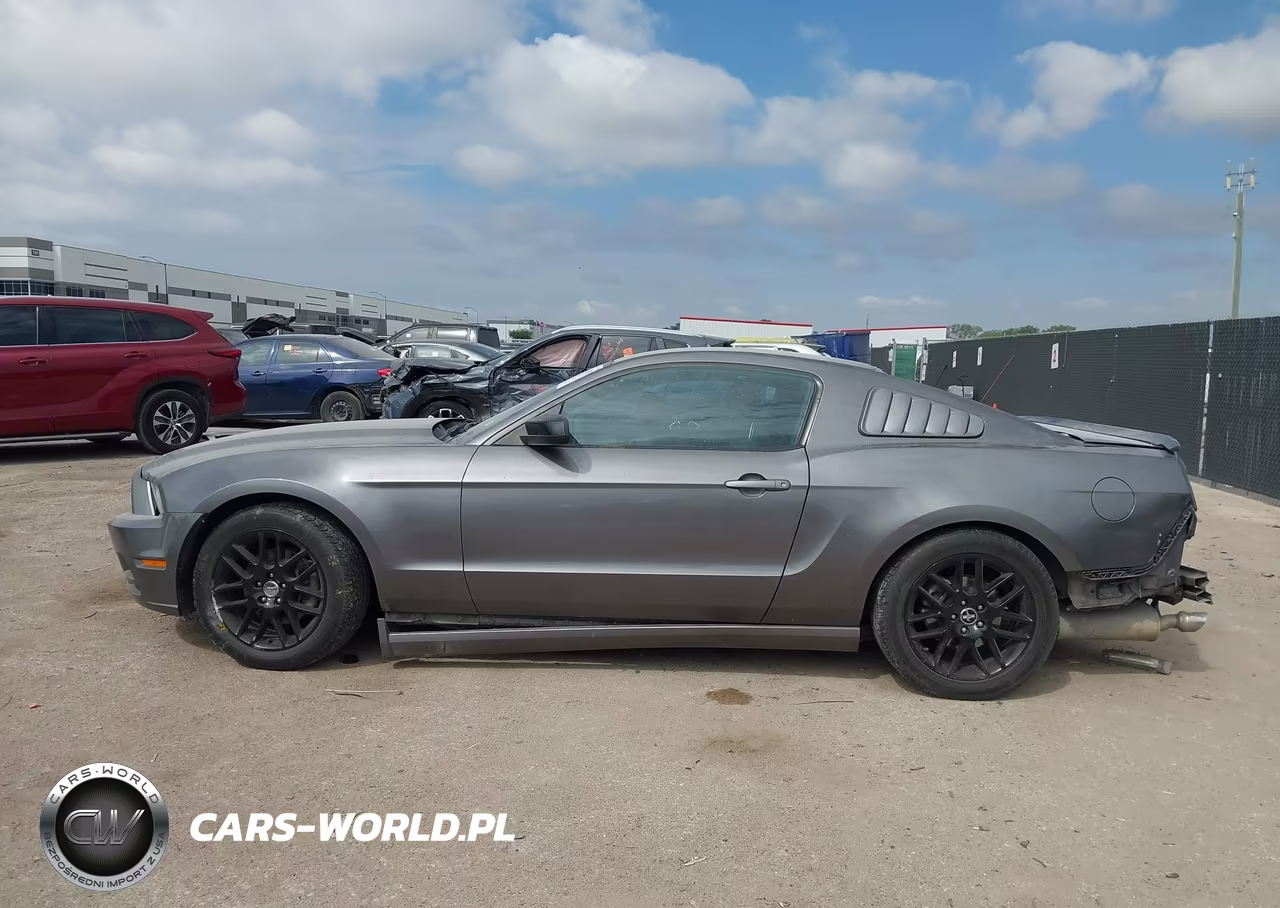 2014 Ford Mustang V6 VIN:1ZVBP8AM8E5268239 - 14