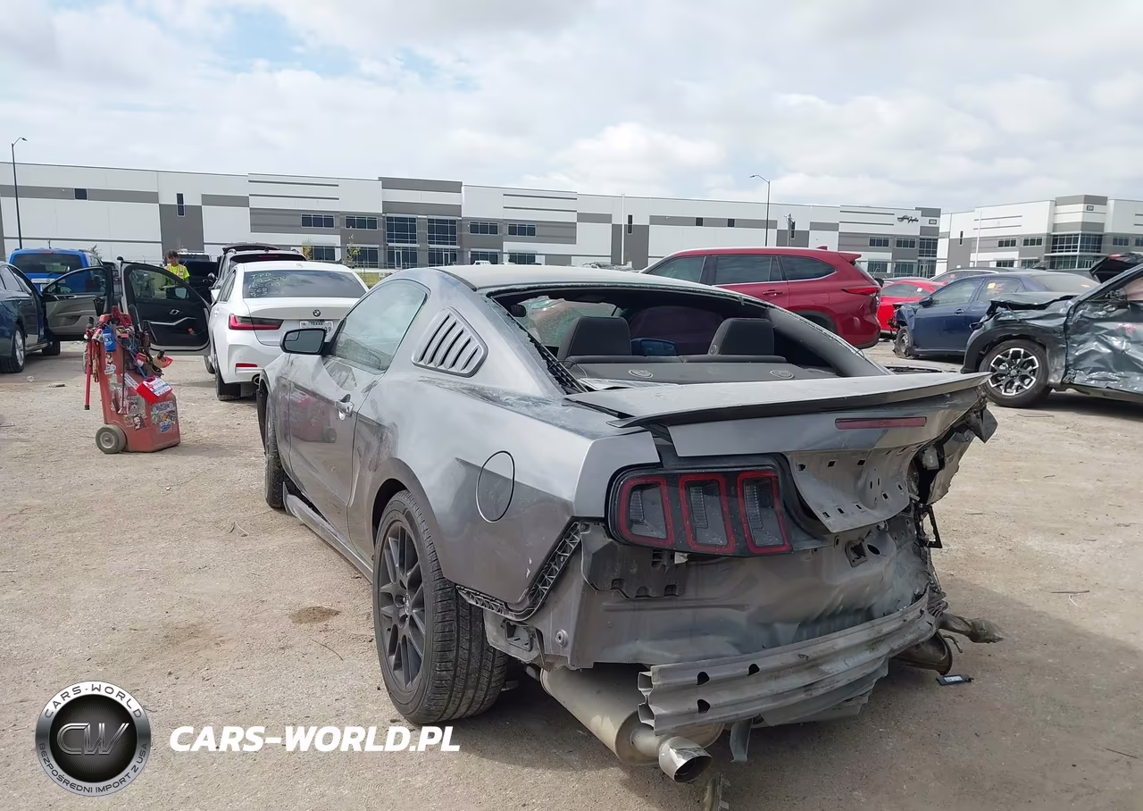 2014 Ford Mustang V6 VIN:1ZVBP8AM8E5268239 - 3
