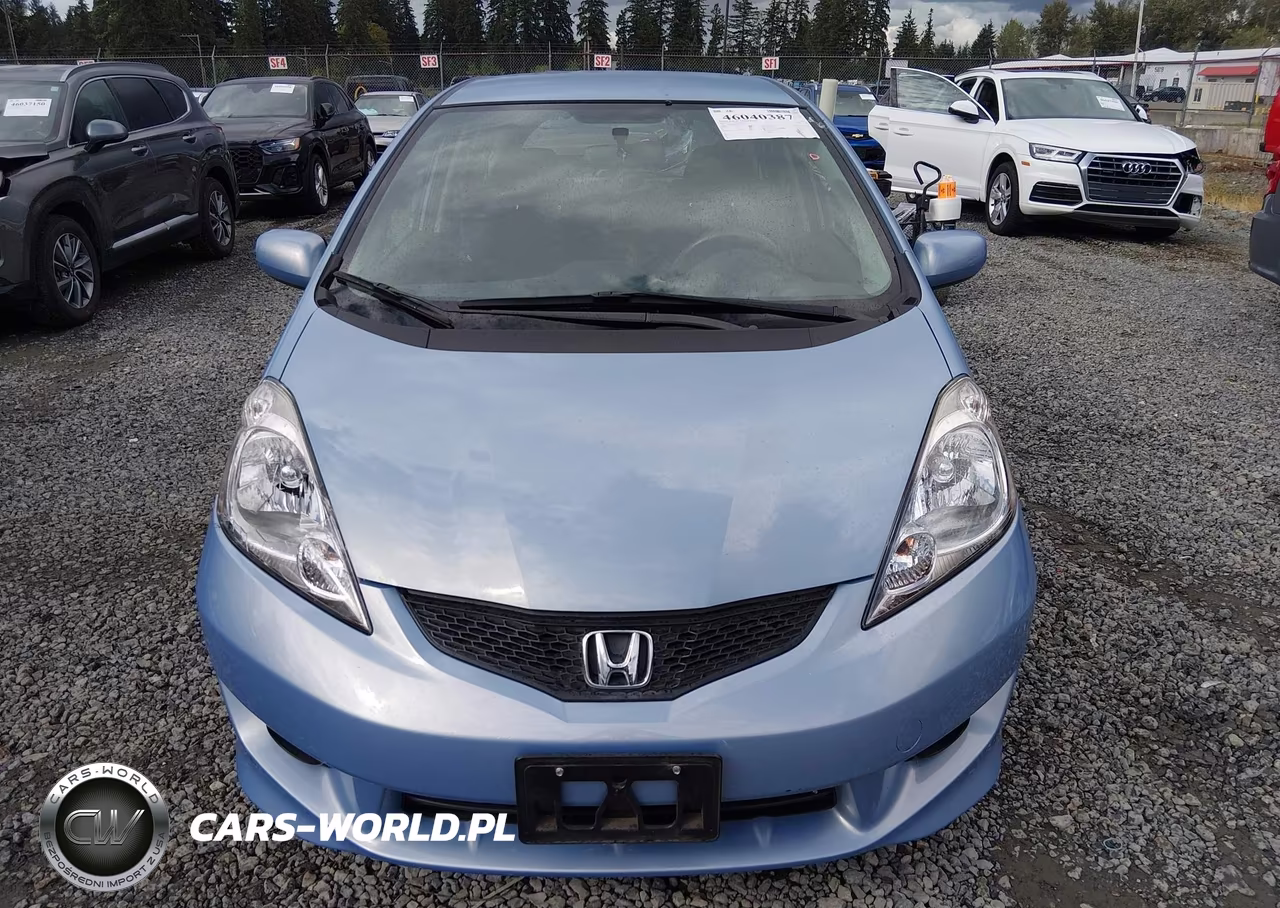 2010 Honda Fit Sport VIN:JHMGE8H47AC033114 - 12
