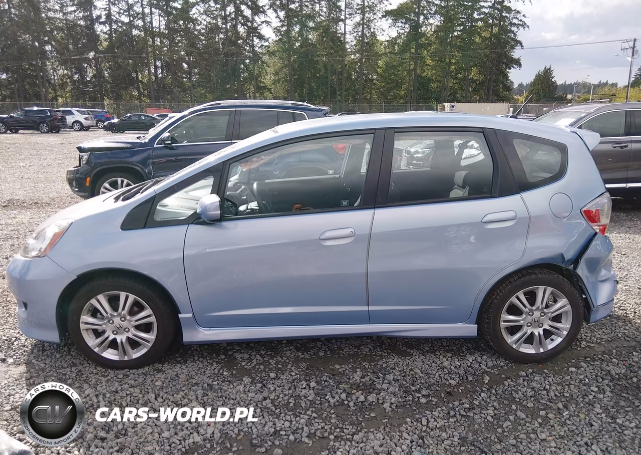 2010 Honda Fit Sport VIN:JHMGE8H47AC033114 - 14