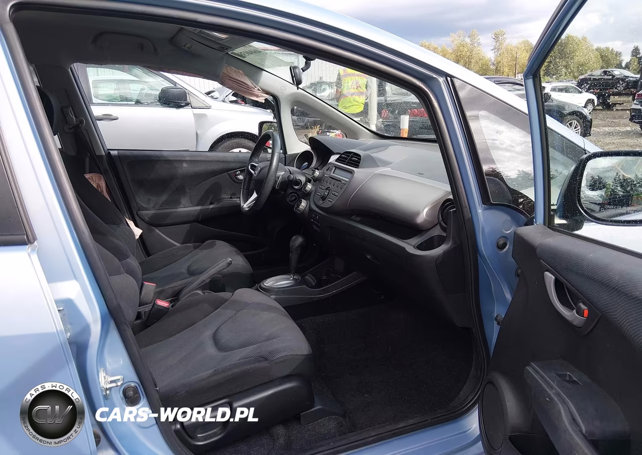2010 Honda Fit Sport VIN:JHMGE8H47AC033114 - 17