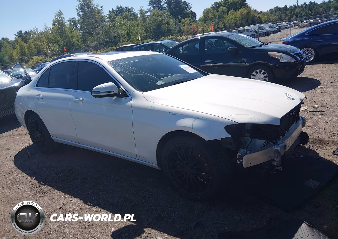 2017 Mercedes-Benz E 300 – zdjęcie 1 z 16