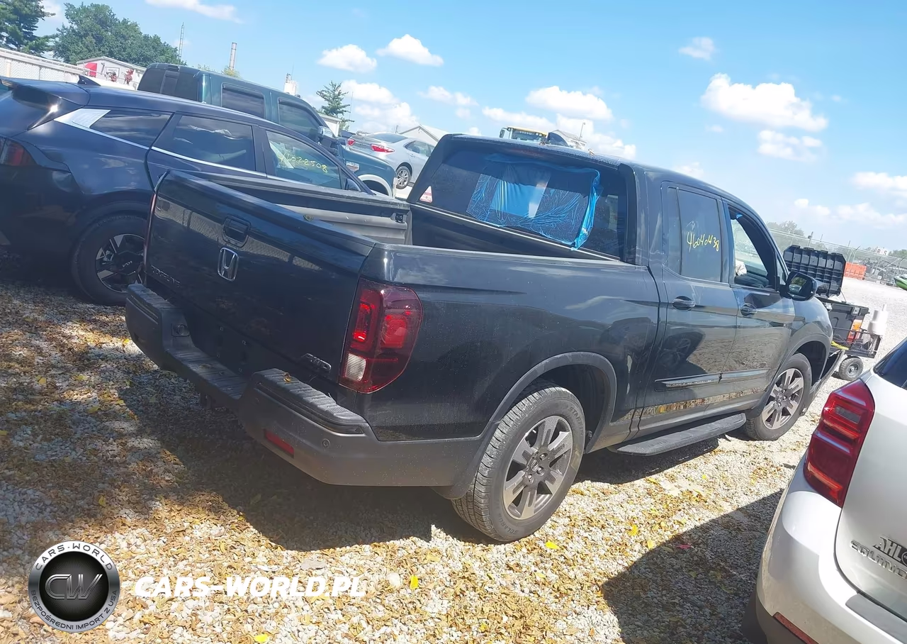 2018 Honda Ridgeline Black Edition VIN:5FPYK3F84JB017888 - 4