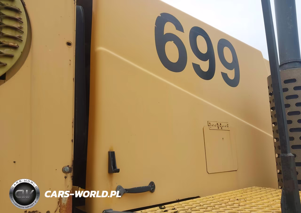 2000 Oshkosh Motor Truck Co. Chassis H VIN:10TBFPY11YS067490 - 9