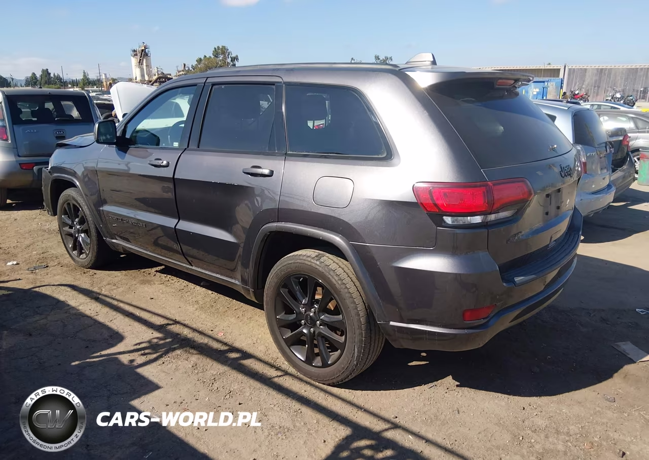 2018 Jeep Grand Cherokee Altitude 4X2 VIN:1C4RJEAG8JC471228 - 3