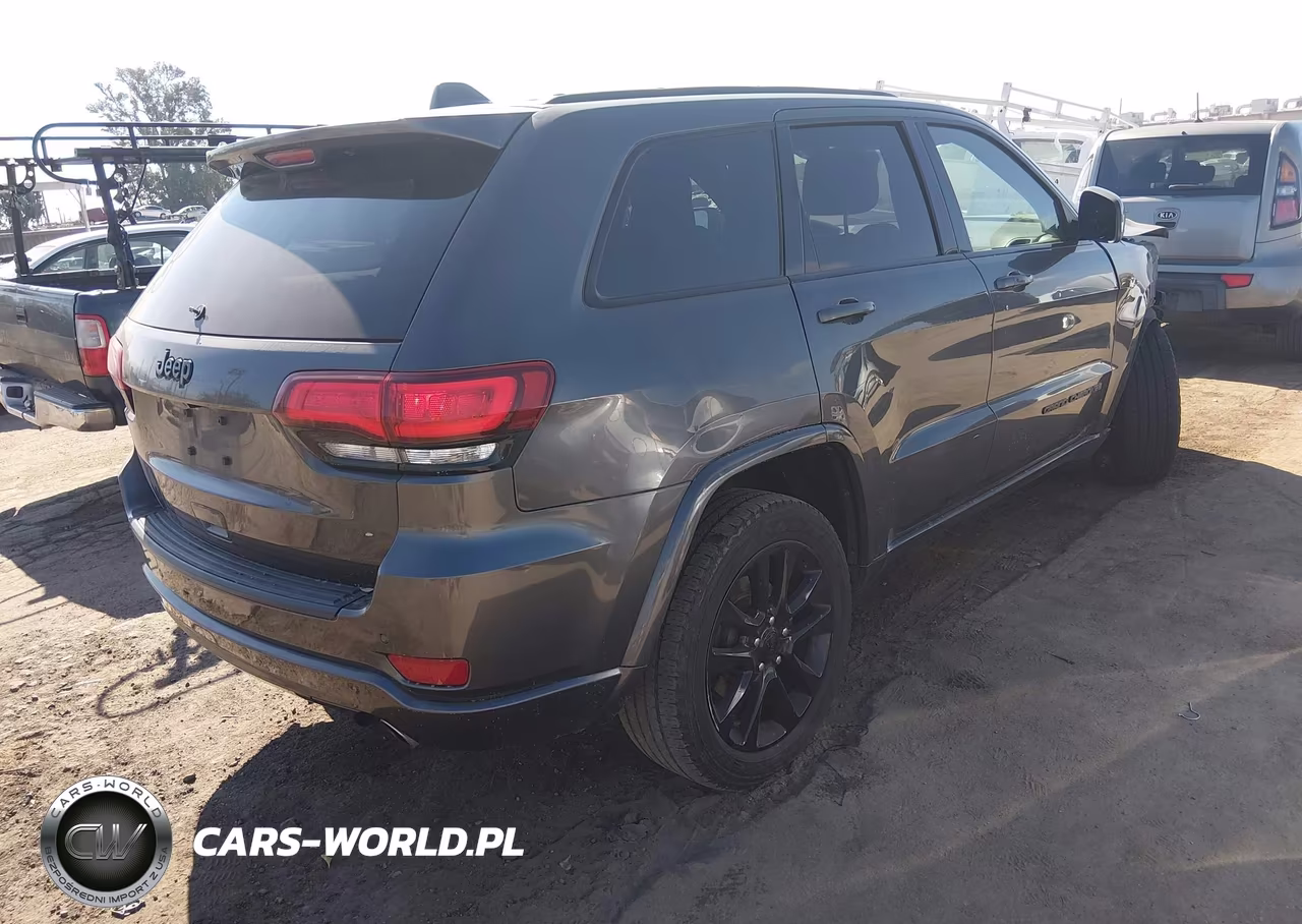 2018 Jeep Grand Cherokee Altitude 4X2 VIN:1C4RJEAG8JC471228 - 4