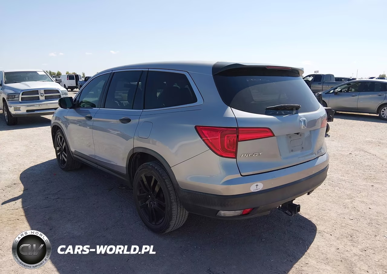 2018 Honda Pilot Lx VIN:5FNYF5H18JB009656 - 3