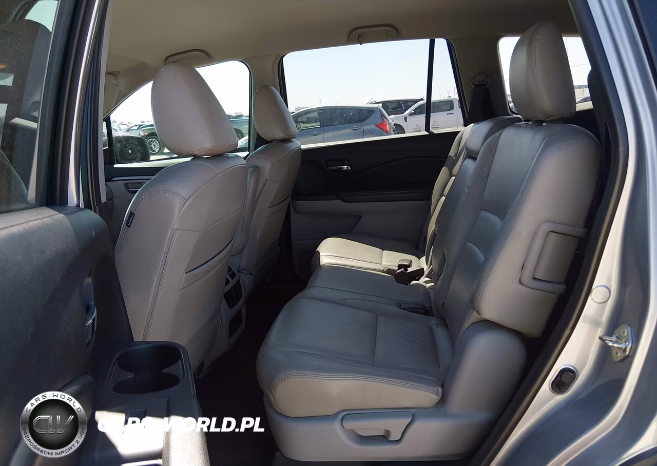 2018 Honda Pilot Lx VIN:5FNYF5H18JB009656 - 8