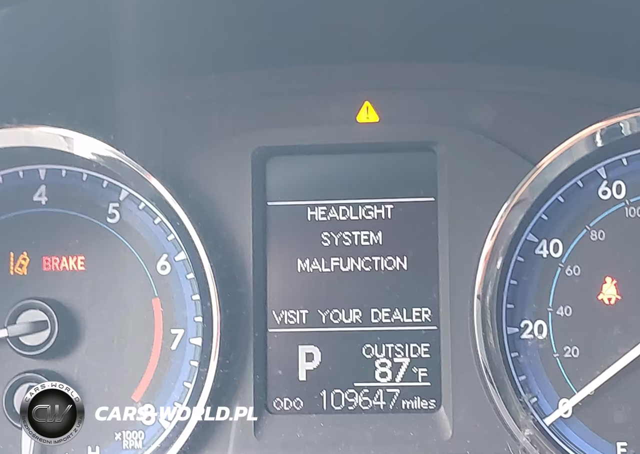 2017 Toyota Corolla Le VIN:2T1BURHE5HC840696 - 16