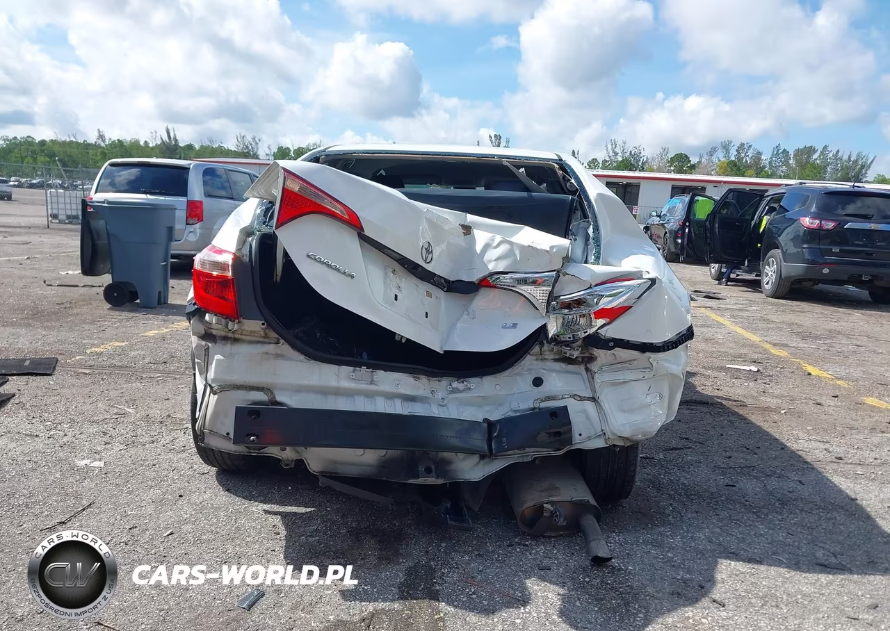 2017 Toyota Corolla Le VIN:2T1BURHE5HC840696 - 17