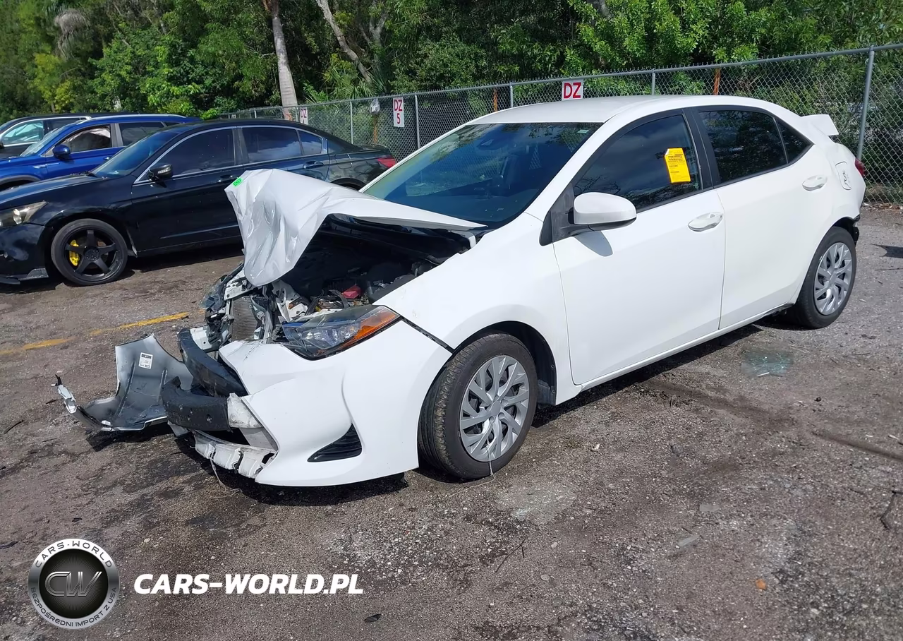 2017 Toyota Corolla Le VIN:2T1BURHE5HC840696 - 2