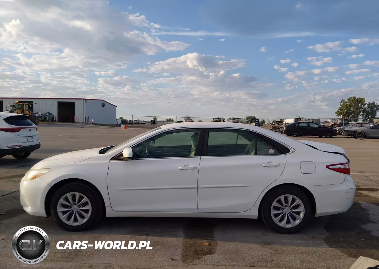 2016 Toyota Camry Le VIN:4T4BF1FK4GR581853 - 15