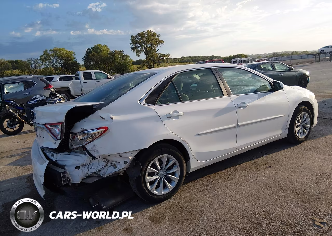2016 Toyota Camry Le VIN:4T4BF1FK4GR581853 - 4
