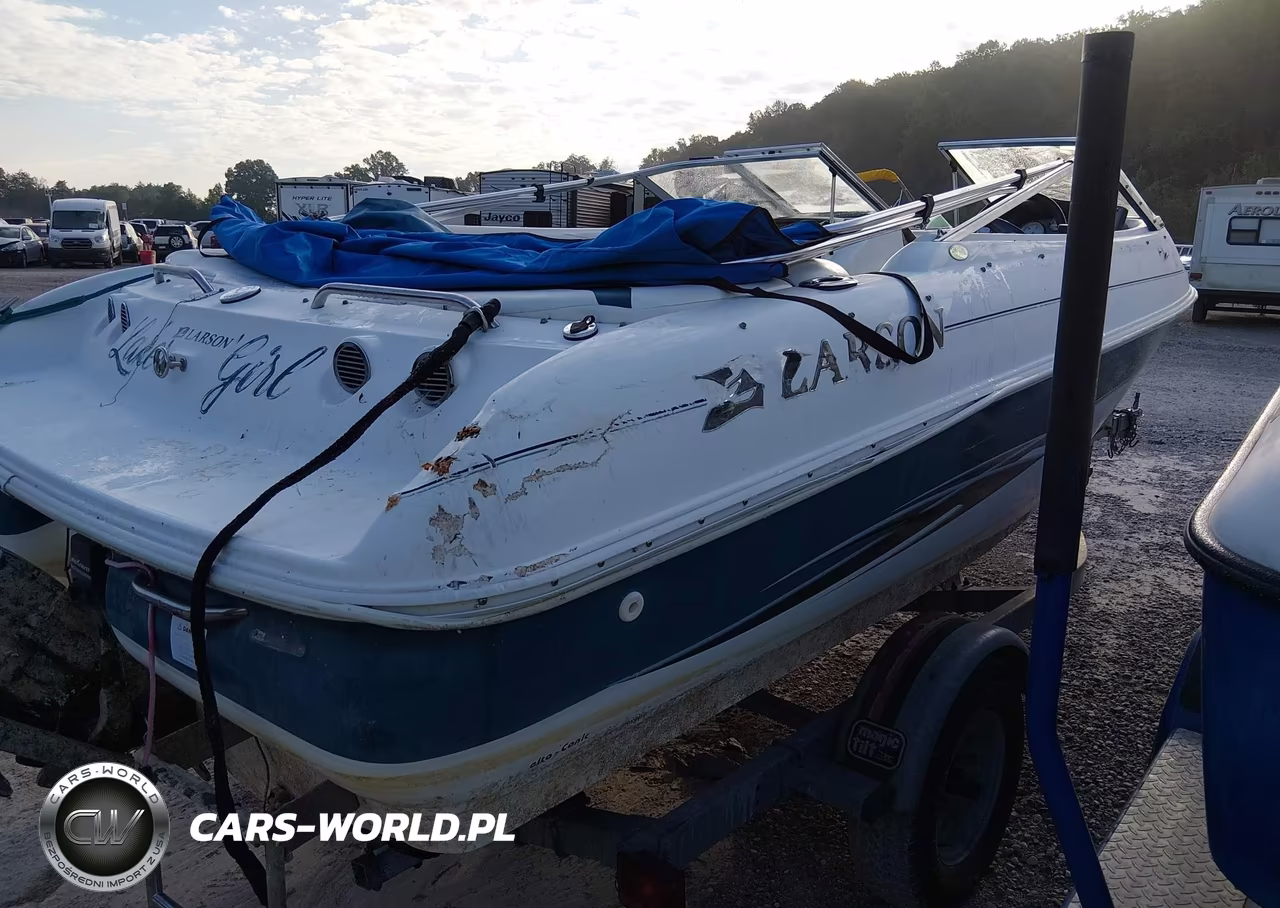 2001 Larson Bow Boat VIN:LAR57639F900 - 12