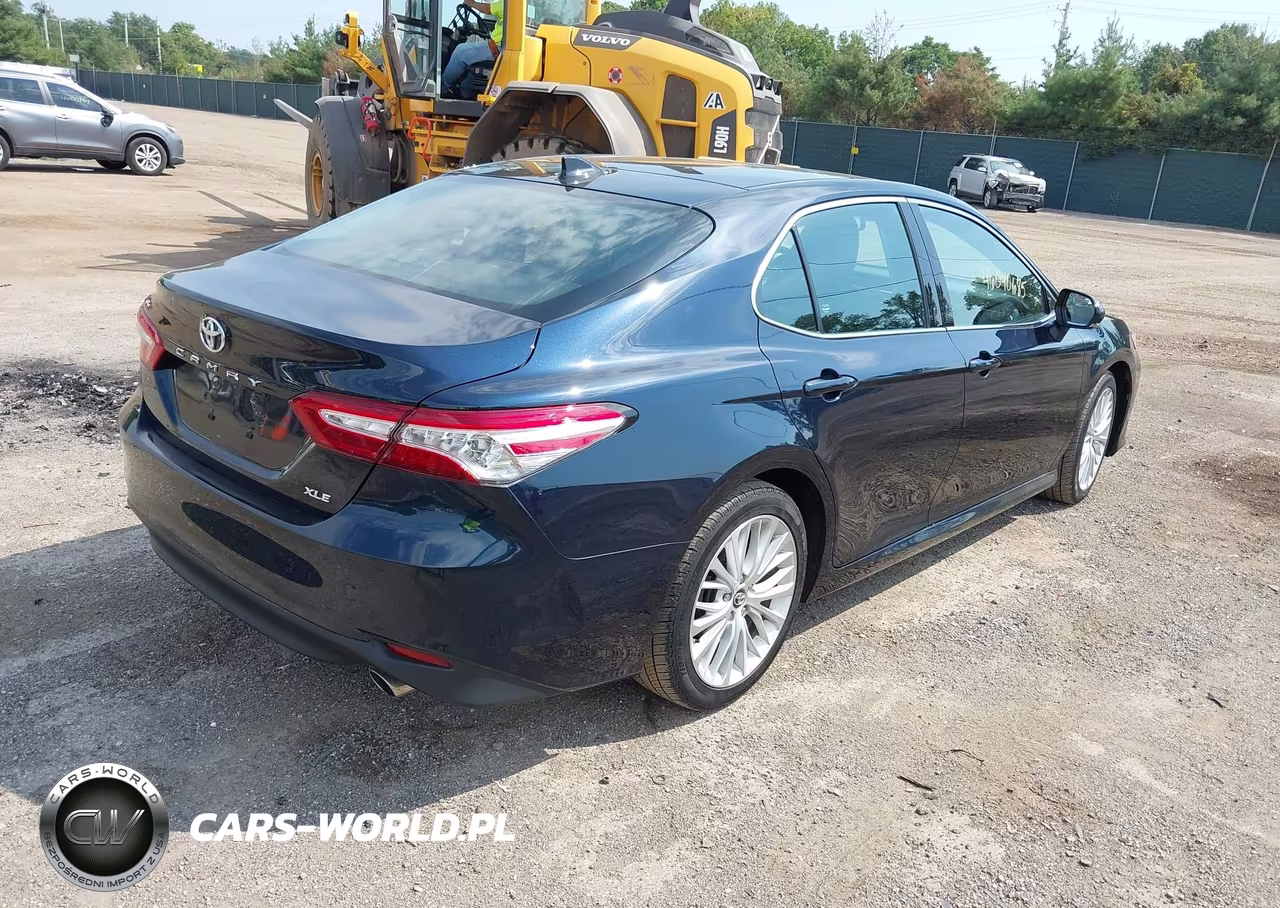 2019 Toyota Camry Xle VIN:4T1B11HK3KU828648 - 4
