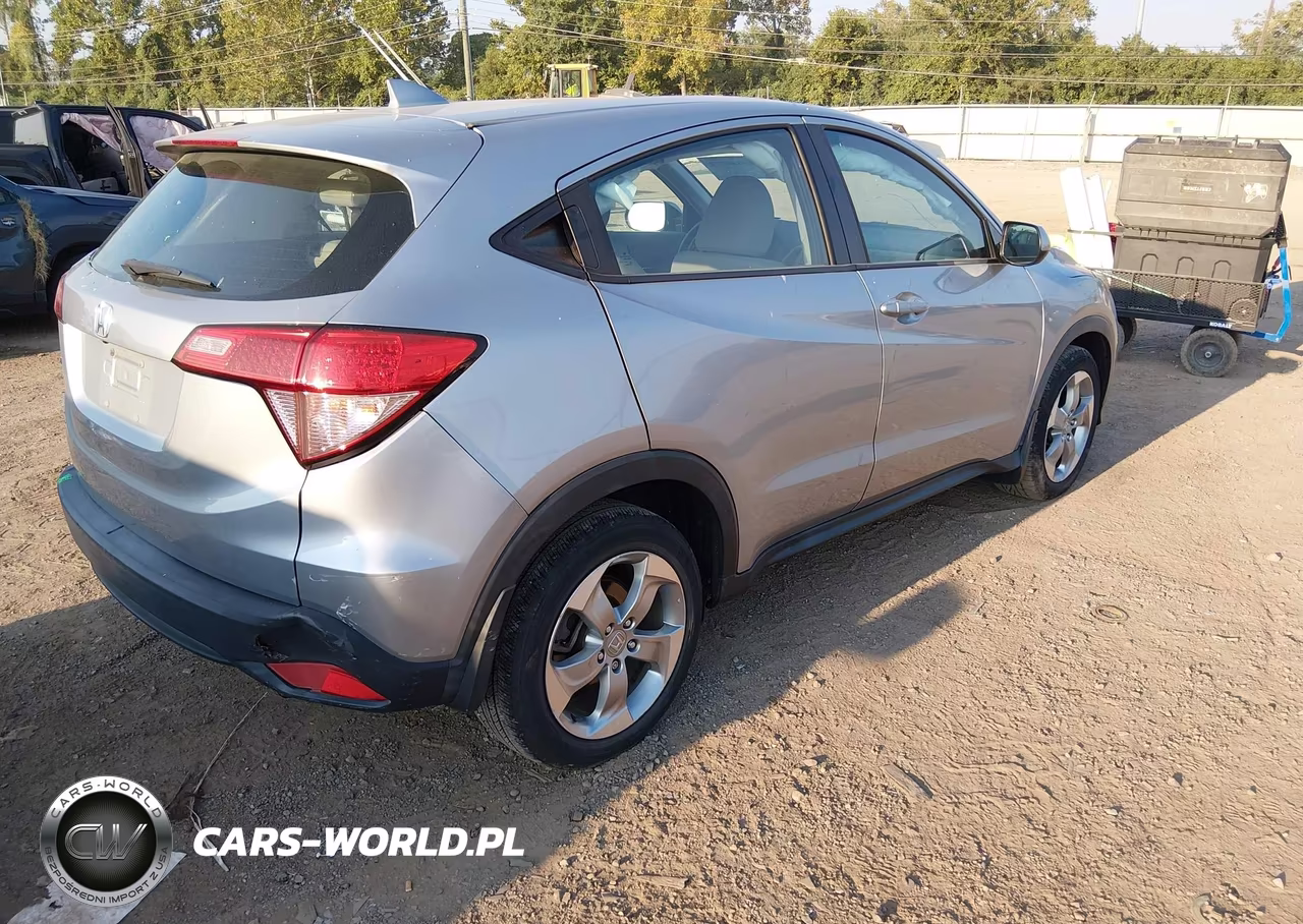 2018 Honda Hr-V Lx VIN:3CZRU5H31JM720195 - 4