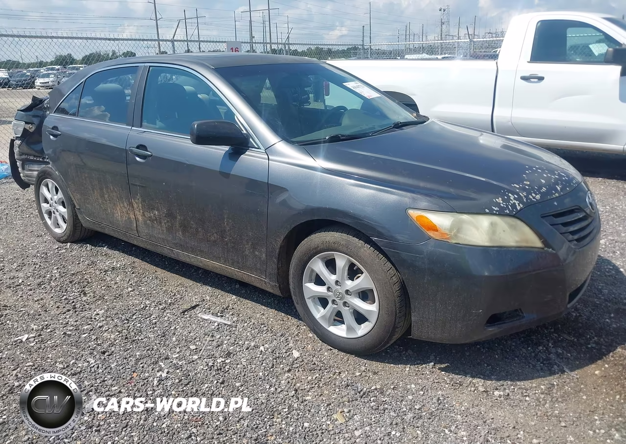 2009 Toyota Camry Le – zdjęcie 1 z 13