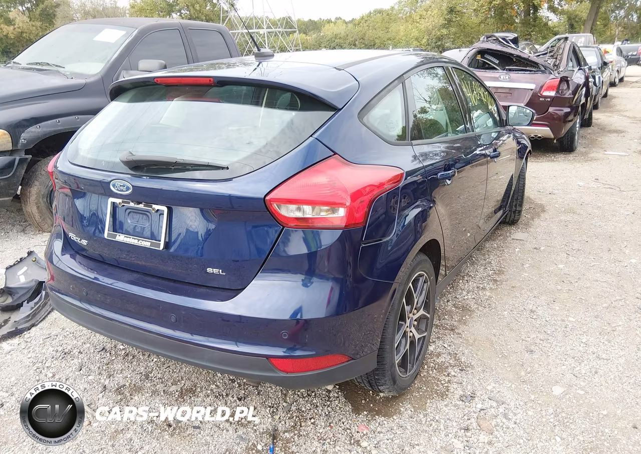 2017 Ford Focus Sel VIN:1FADP3M20HL340369 - 4