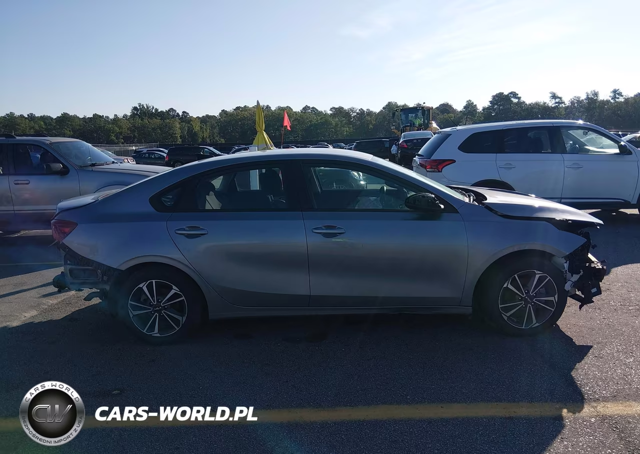 2023 Kia Forte Lxs VIN:3KPF24AD3PE626219 - 17