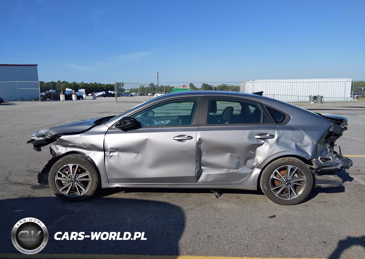 2023 Kia Forte Lxs VIN:3KPF24AD3PE626219 - 18