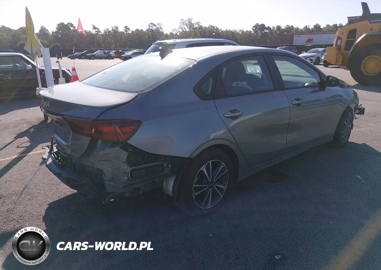 2023 Kia Forte Lxs VIN:3KPF24AD3PE626219 - 4