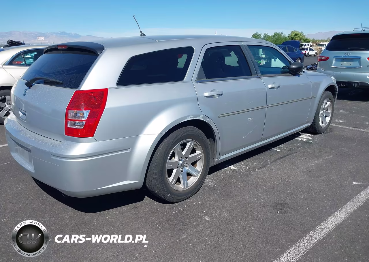 2008 Dodge Magnum VIN:2D4FV47T88H104457 - 4