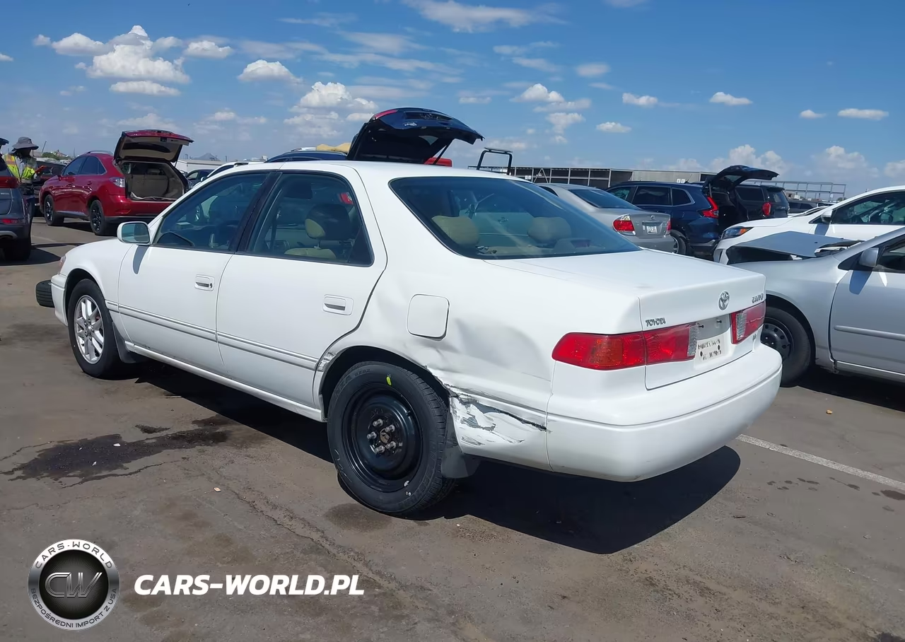 2000 Toyota Camry Xle V6 VIN:4T1BF28K6YU947147 - 3