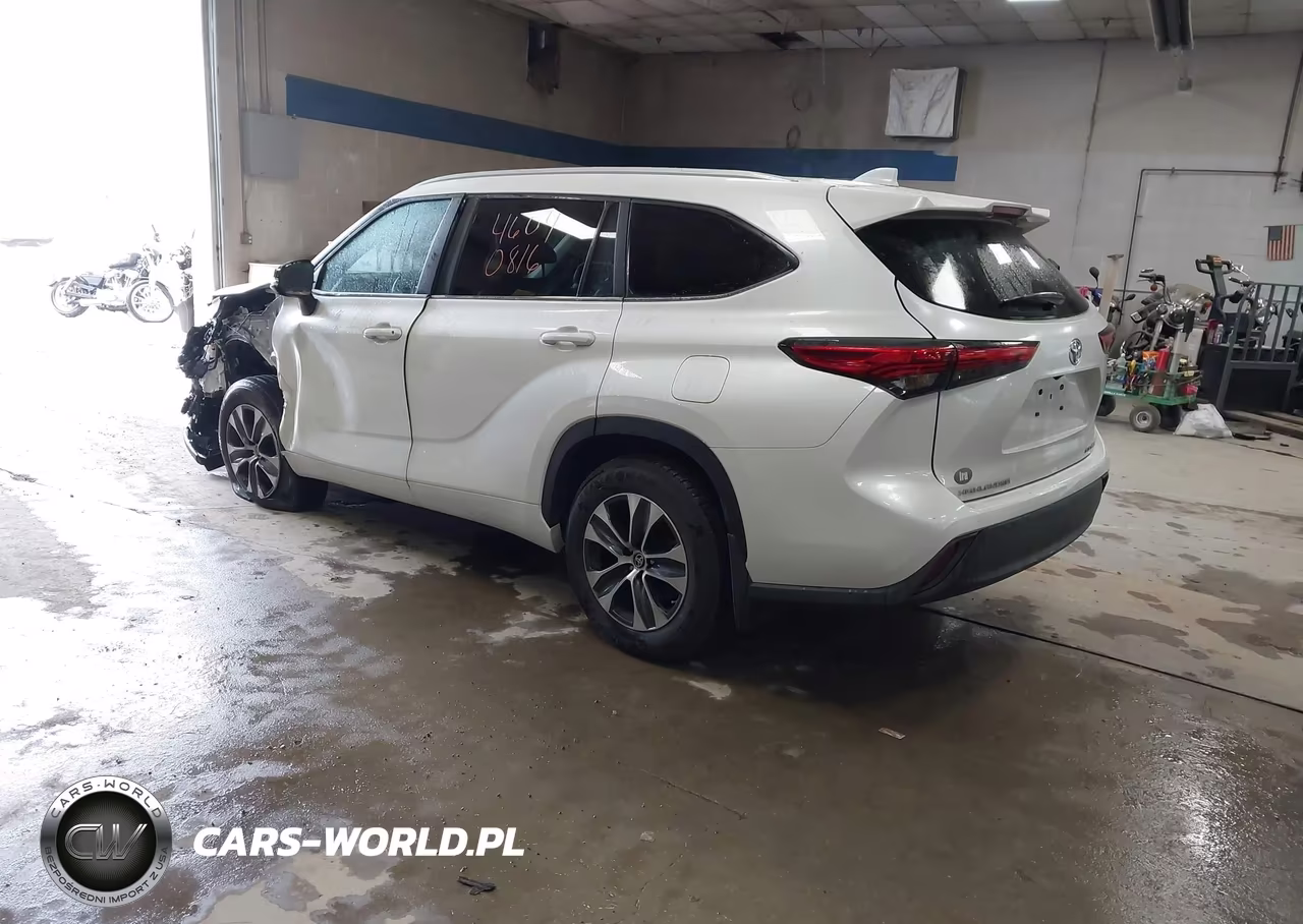 2023 Toyota Highlander Xle VIN:5TDKDRBH9PS029587 - 3