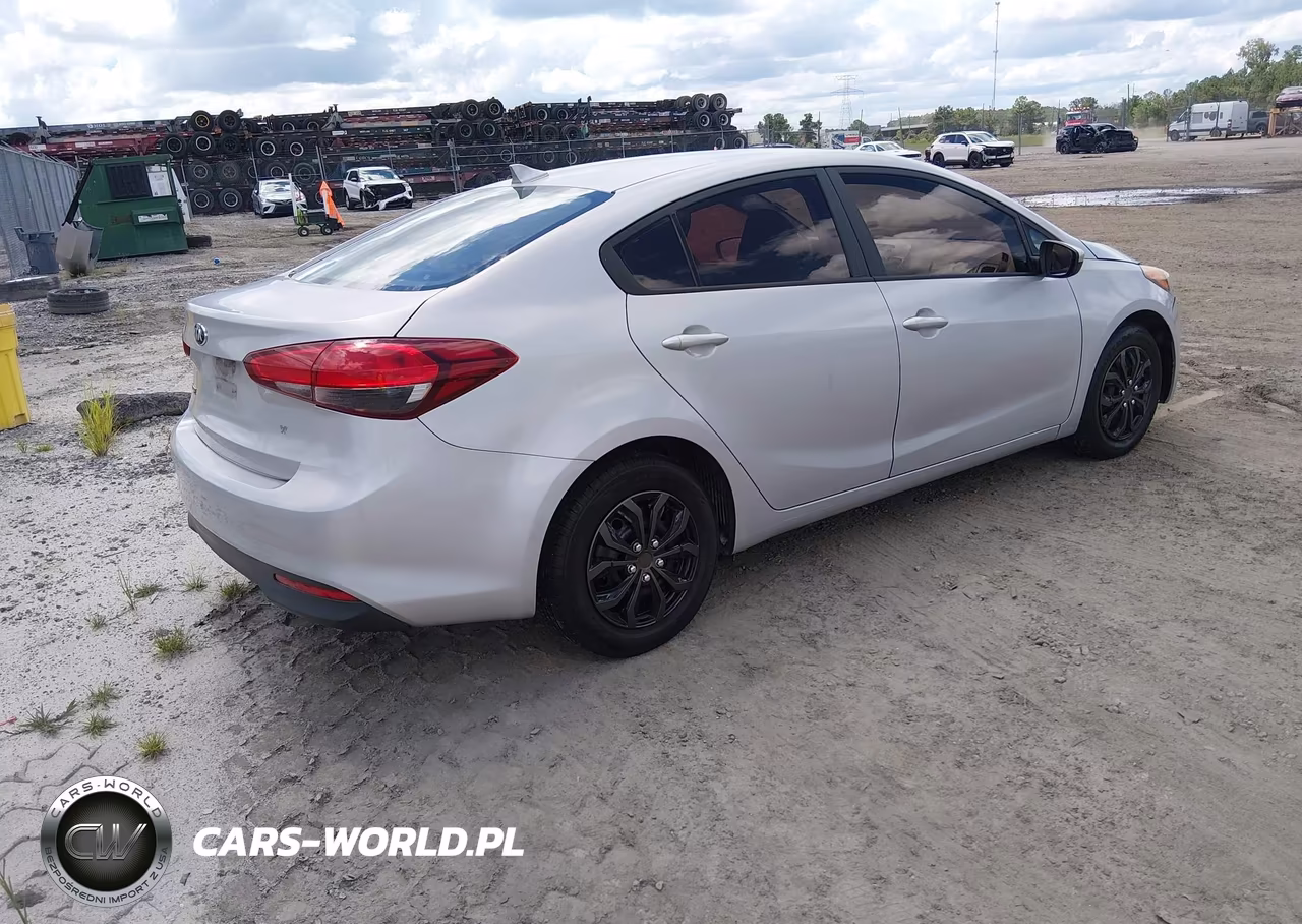 2017 Kia Forte Lx VIN:3KPFK4A77HE047908 - 4