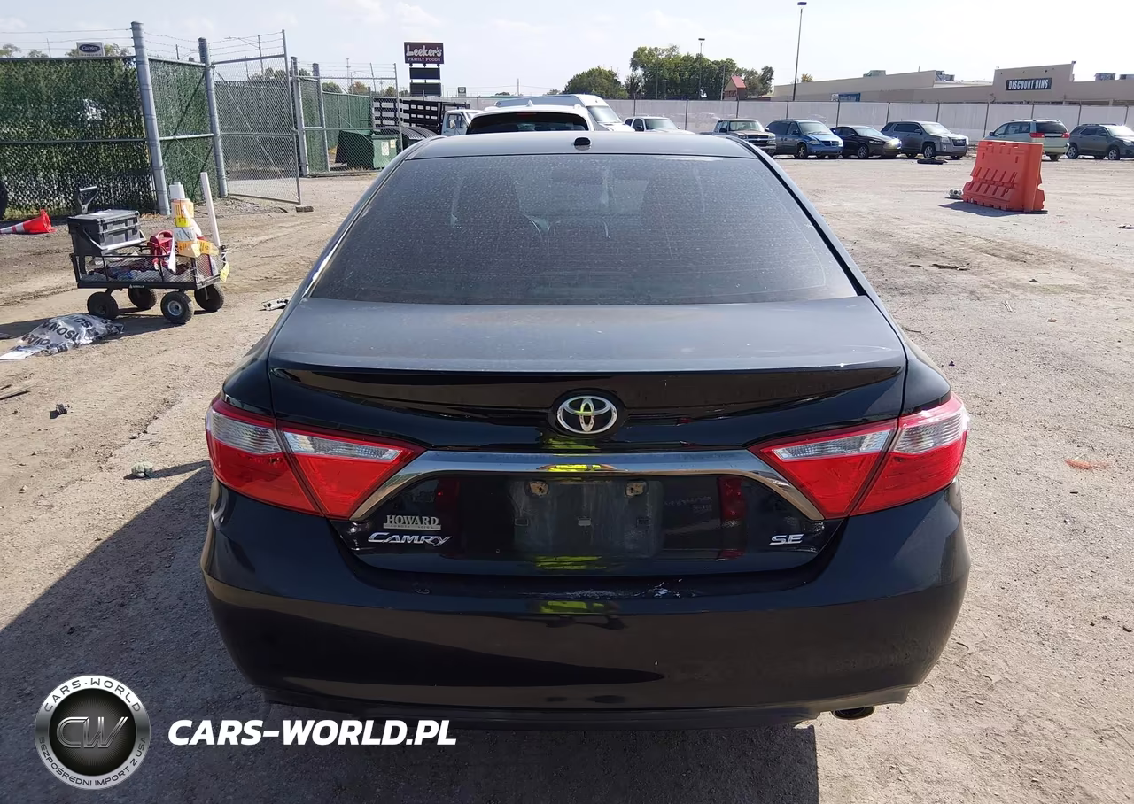 2015 Toyota Camry Se VIN:4T1BF1FK1FU099611 - 16