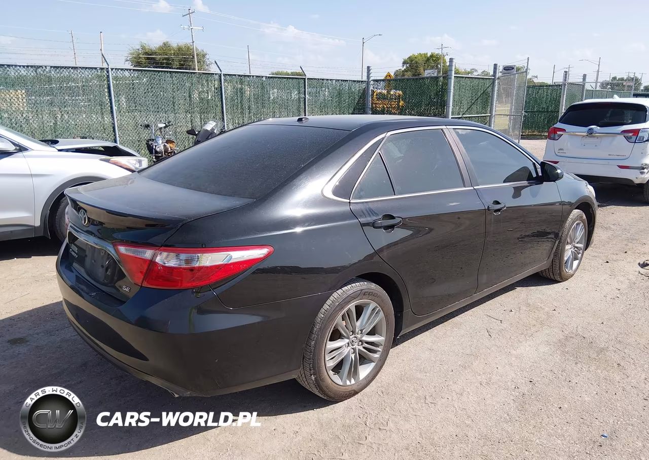 2015 Toyota Camry Se VIN:4T1BF1FK1FU099611 - 4