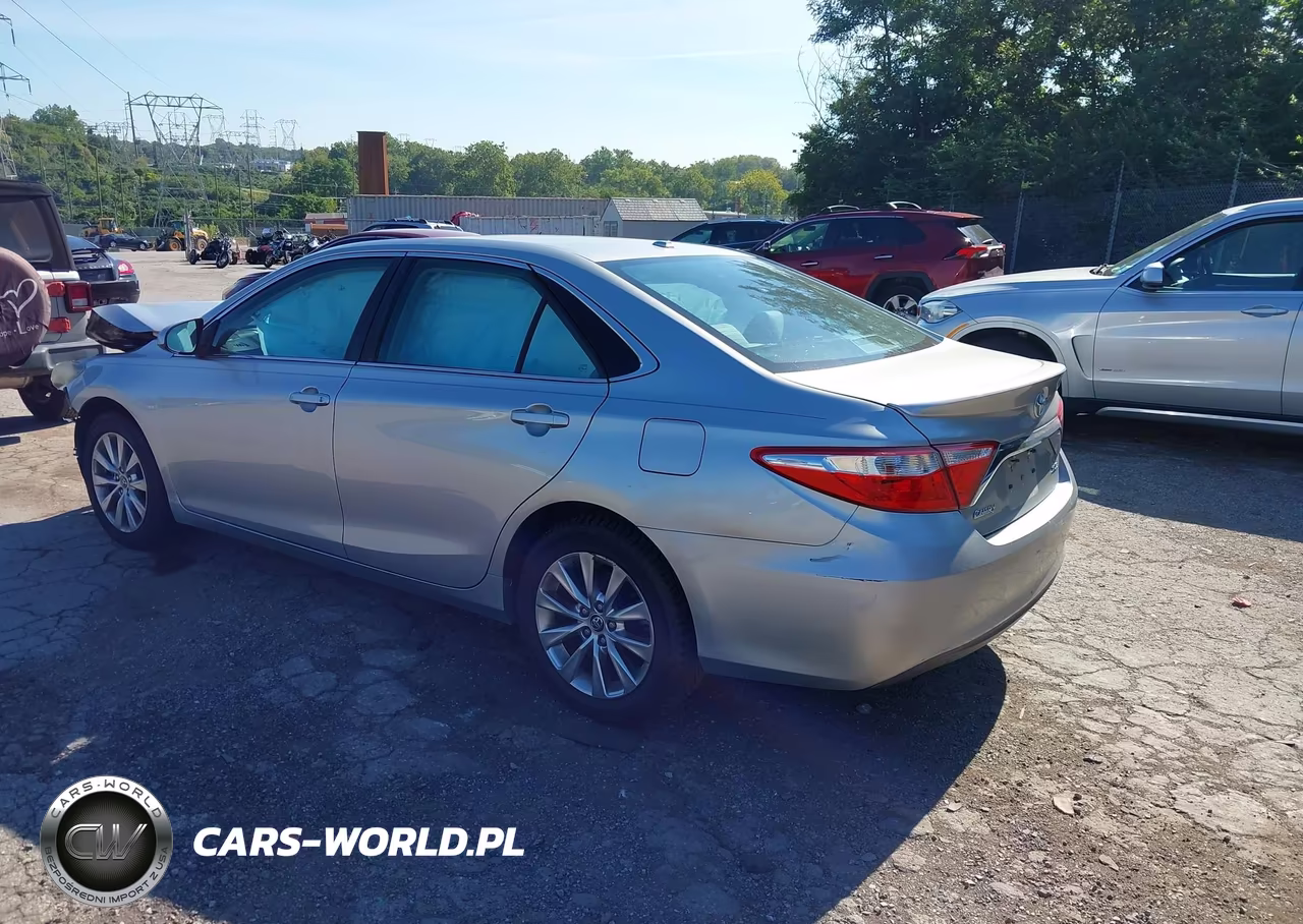 2015 Toyota Camry Xle VIN:4T1BF1FKXFU988648 - 3
