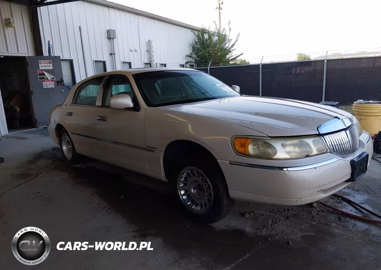 2001 Lincoln Town Car Cartier