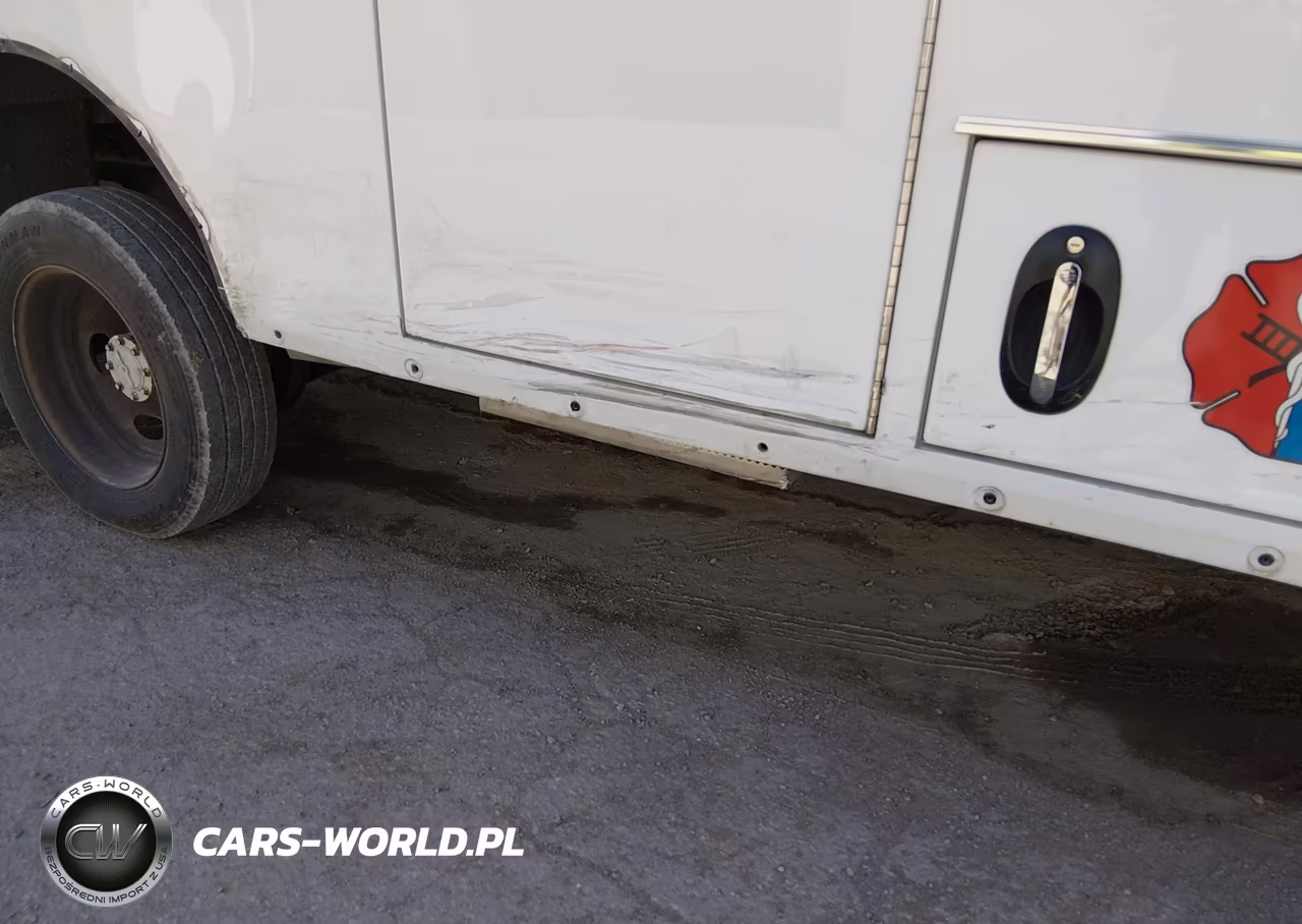 2017 Ford F-450 Chassis Xlt VIN:1FDUF4GT8HEE59021 - 11