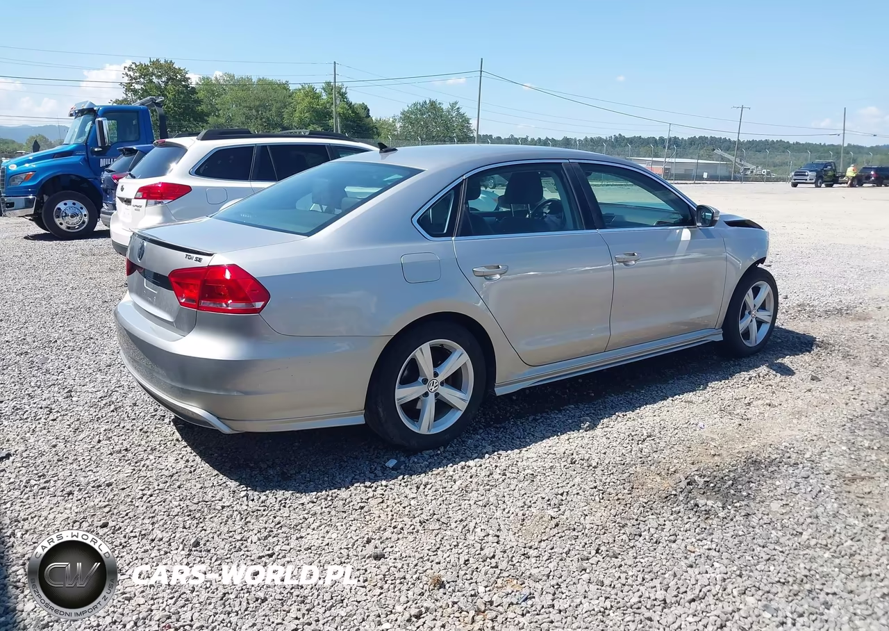 2013 Volkswagen Passat Se VIN:1VWBN7A34DC070727 - 4