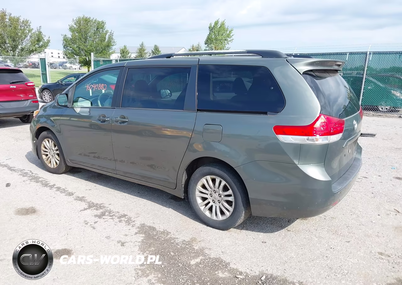2011 Toyota Sienna Xle V6 VIN:5TDYK3DC8BS064452 - 3