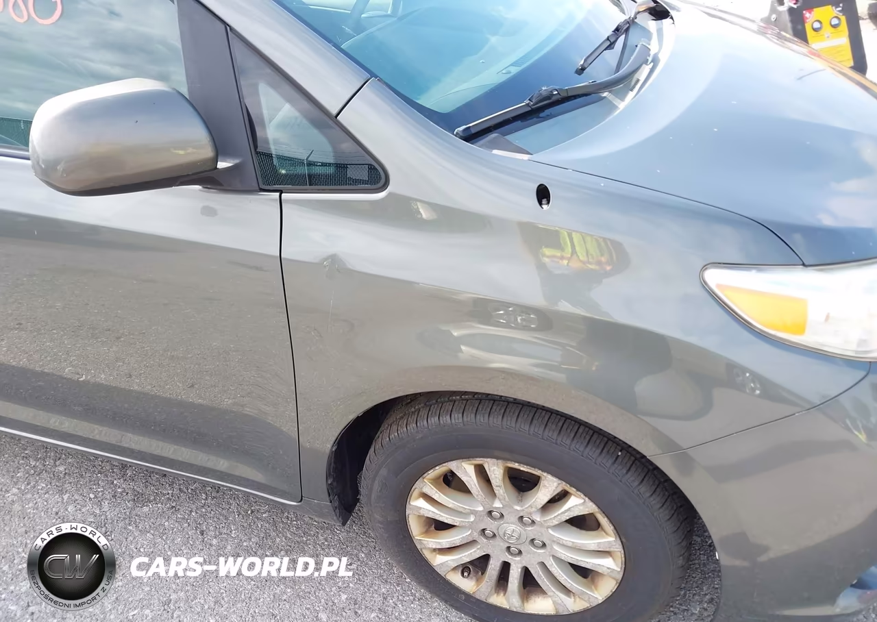 2011 Toyota Sienna Xle V6 VIN:5TDYK3DC8BS064452 - 6