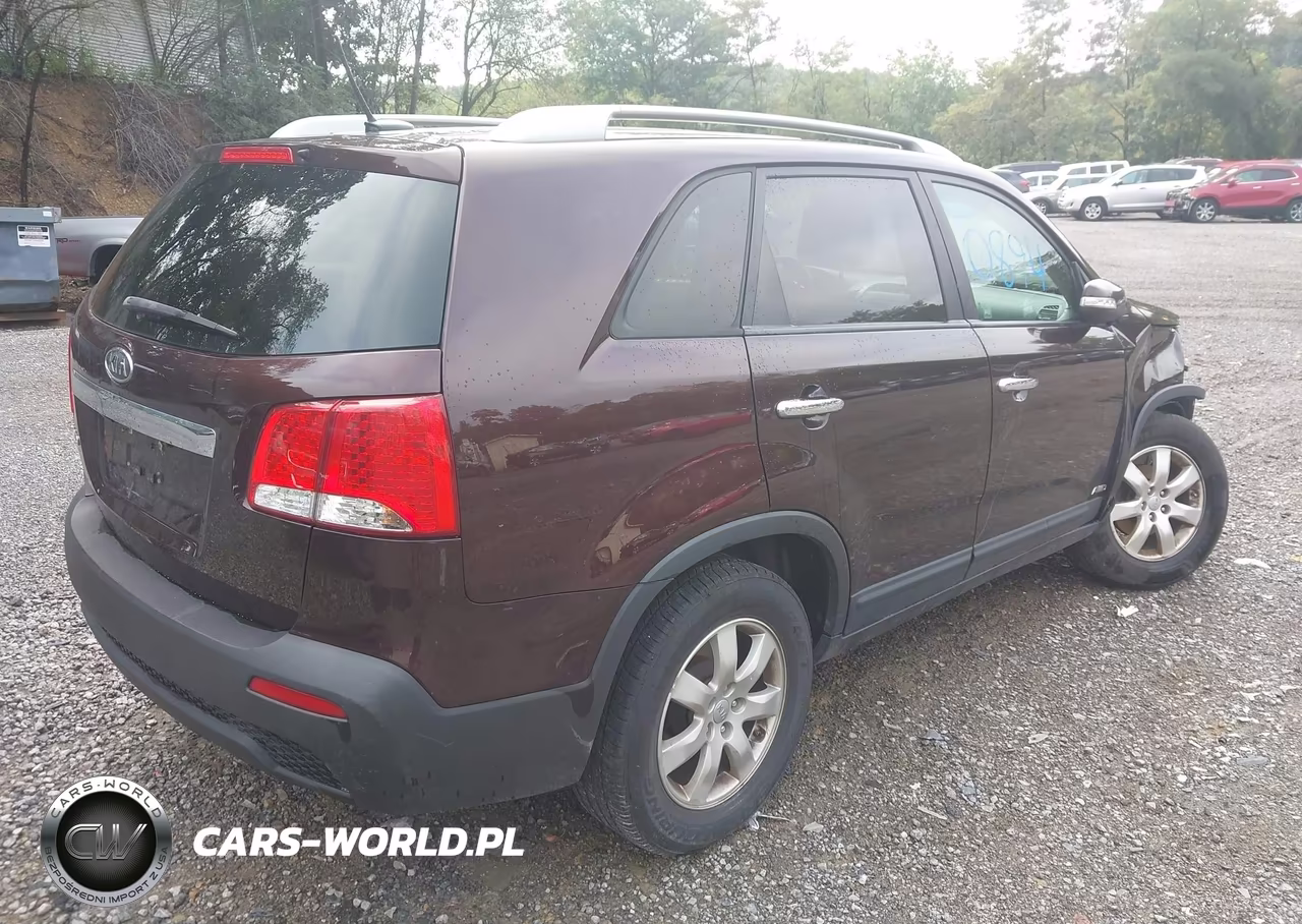 2013 Kia Sorento Lx V6 VIN:5XYKTDA20DG372607 - 4