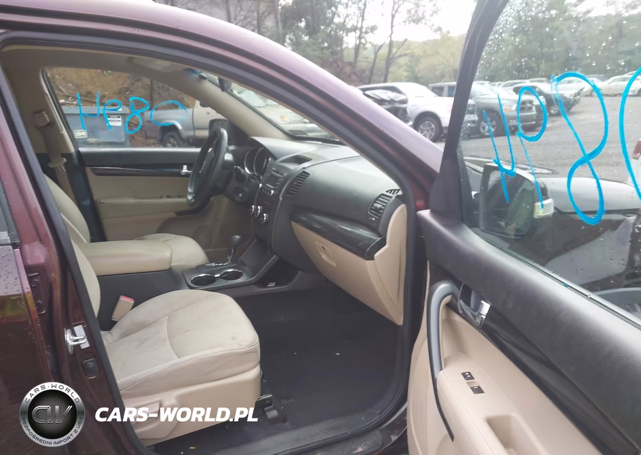 2013 Kia Sorento Lx V6 VIN:5XYKTDA20DG372607 - 5