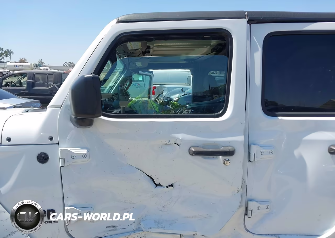 2023 Jeep Gladiator Willys 4X4 VIN:1C6HJTAG1PL526201 - 18