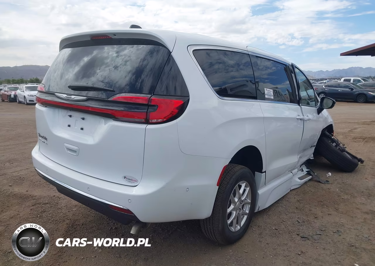 2025 Chrysler Pacifica Select VIN:2C4RC1BG0SR579742 - 4