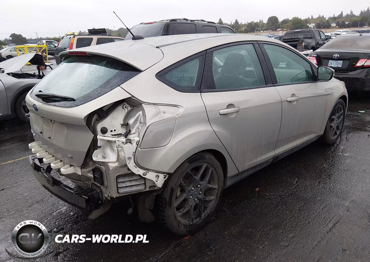 2016 Ford Focus Se VIN:1FADP3K26GL392235 - 4