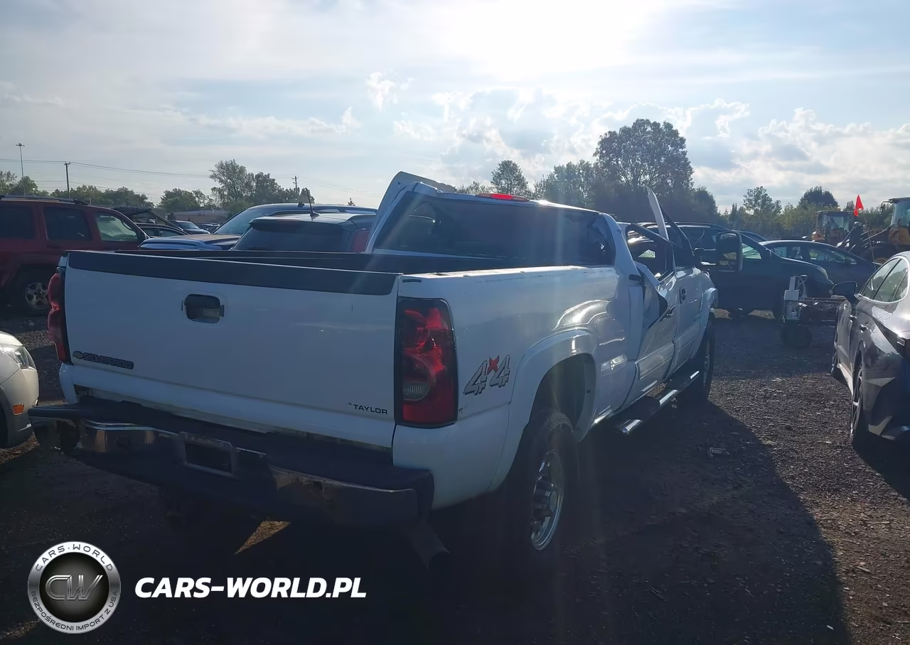 2007 Chevrolet Silverado 2500Hd Classic Lt1 VIN:1GCHK23D67F158308 - 4