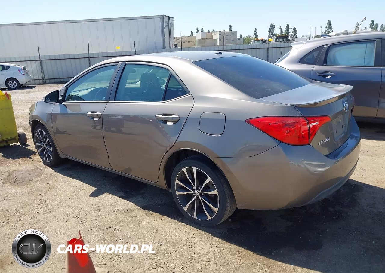 2017 Toyota Corolla Se VIN:2T1BURHE2HC767271 - 3