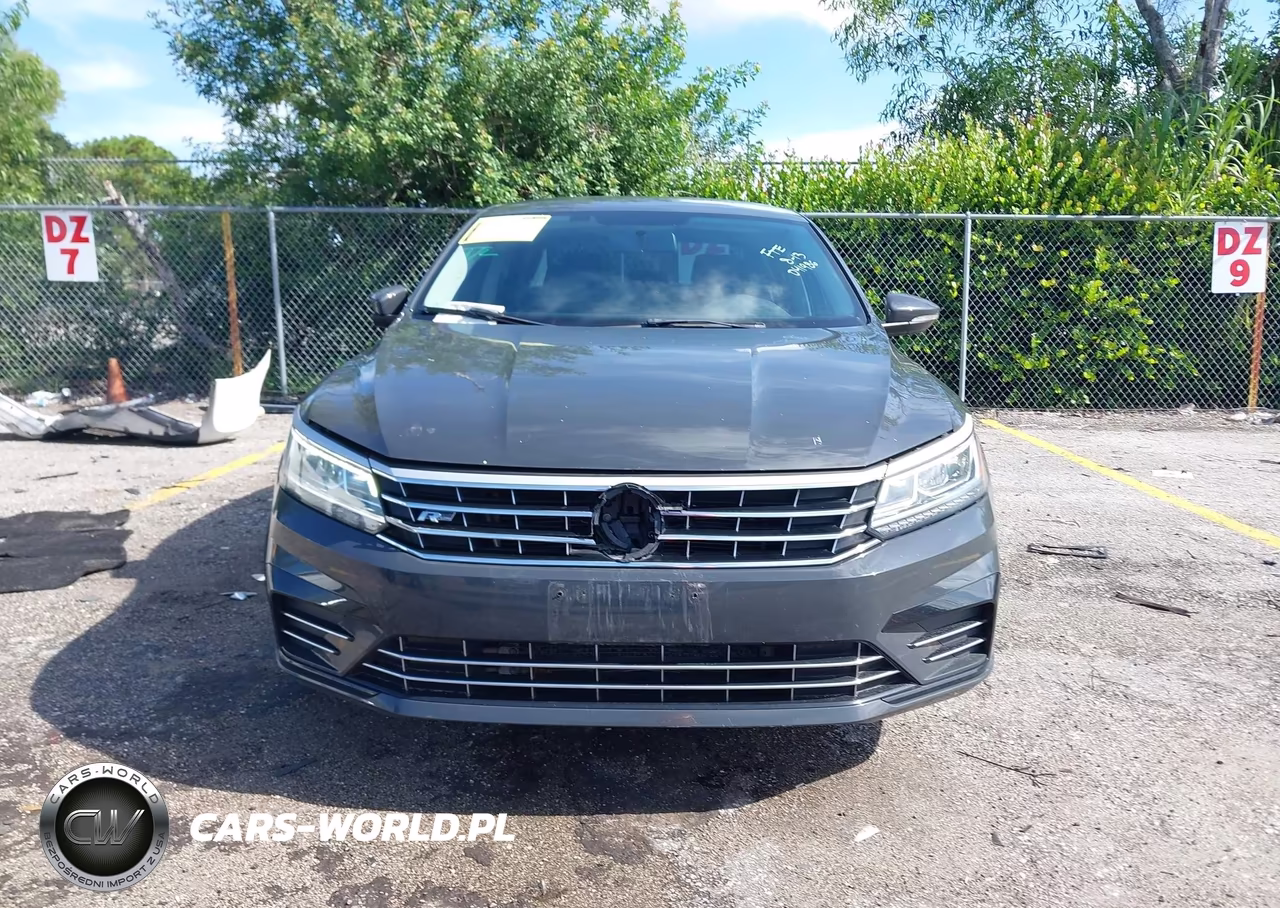 2017 Volkswagen Passat 1.8T R-Line VIN:1VWDT7A39HC041986 - 12