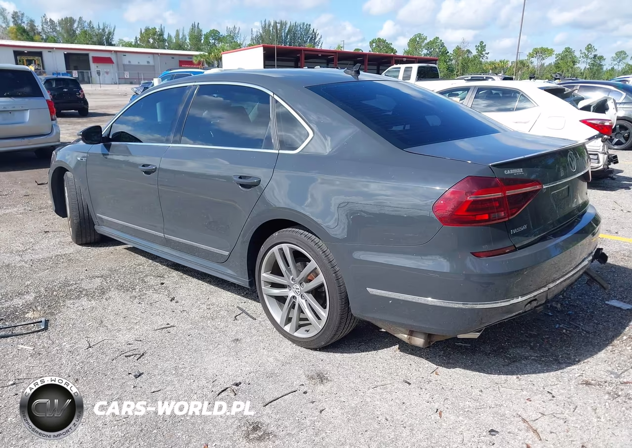 2017 Volkswagen Passat 1.8T R-Line VIN:1VWDT7A39HC041986 - 3