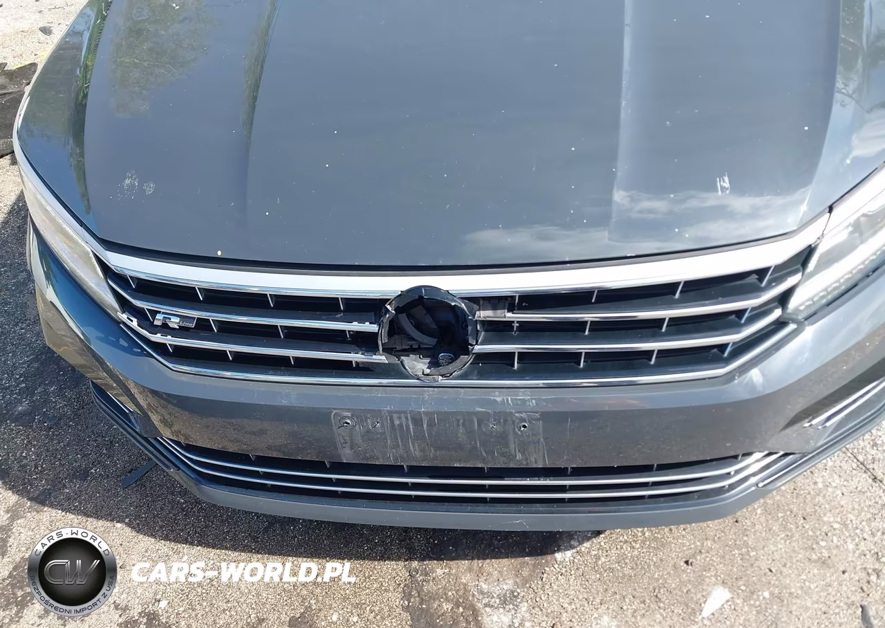 2017 Volkswagen Passat 1.8T R-Line VIN:1VWDT7A39HC041986 - 6