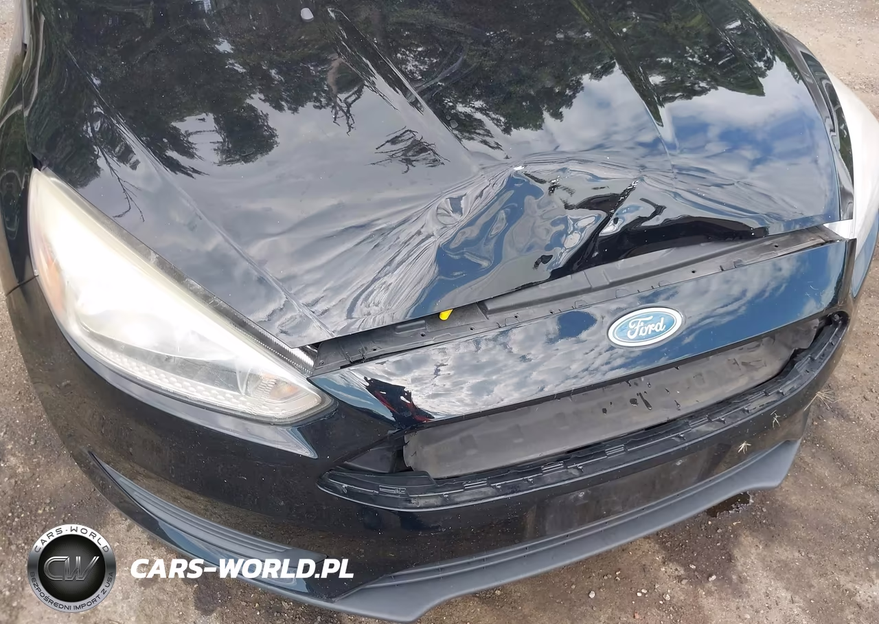 2017 Ford Focus Se VIN:1FADP3F27HL321993 - 6